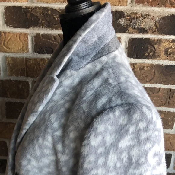 ANN TAYLOR $258 GRAY ANIMAL PRINT CHESTERFIELD COAT - Picture 8 of 15